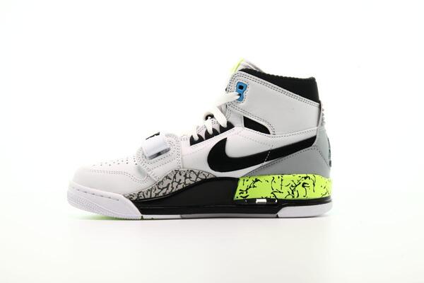 ジョーダン レガシー 312 WHITE/BLACK/VOLT Air Jordan Legacy 312 